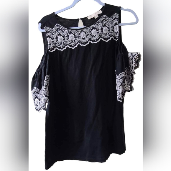 LOFT Black and White Cold Shoulder Top - Picture 3 of 6